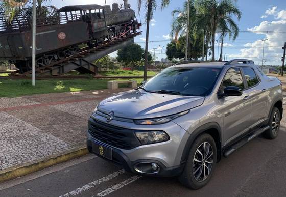 FIAT TORO 2.0 16V TURBO DIESEL ULTRA 4WD AT9 FIAT TORO 2.0 16V TURBO DIESEL ULTRA 4WD AT9